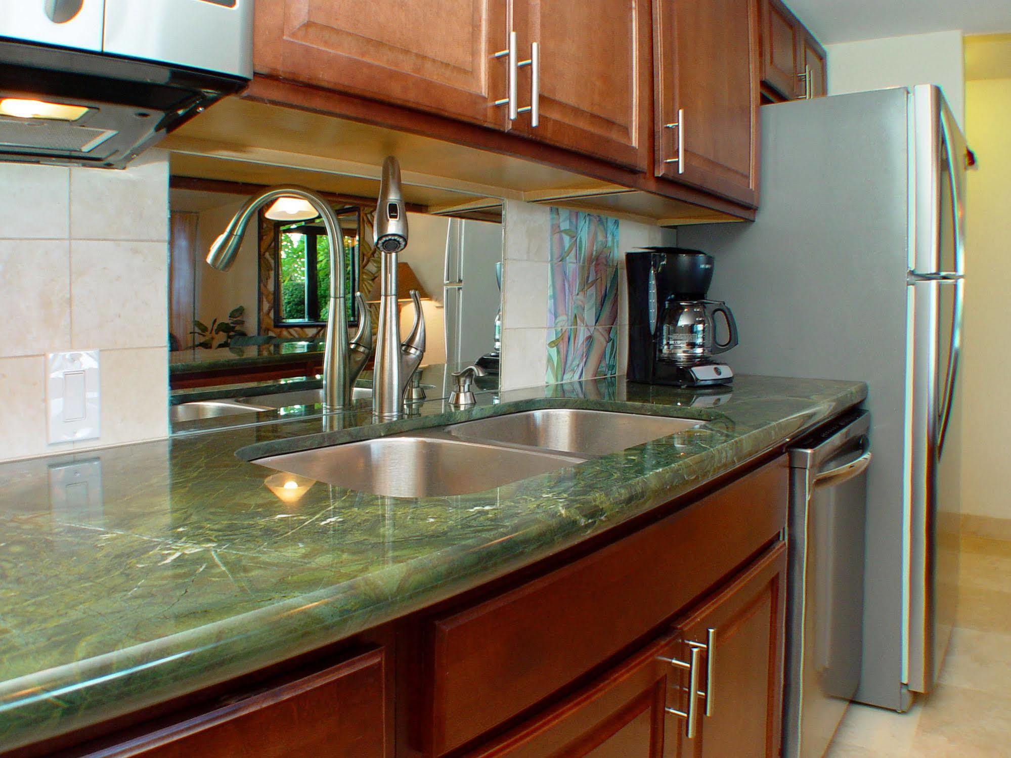 Kaleialoha Condominiums Lahaina Ngoại thất bức ảnh